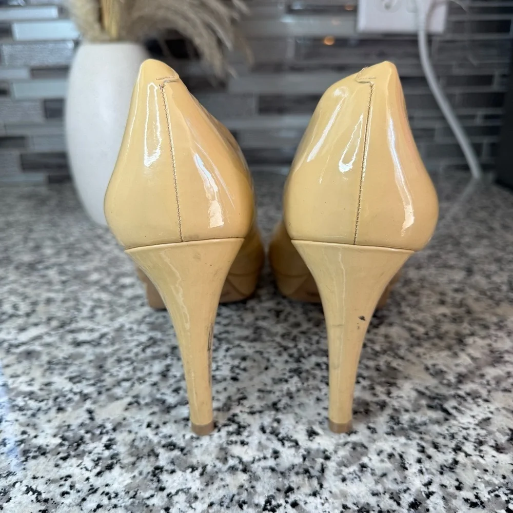 Vince Camuto | Size 11 Zella Nude Patent Leather Pumps Women's Shoes - Picture 5 of 8